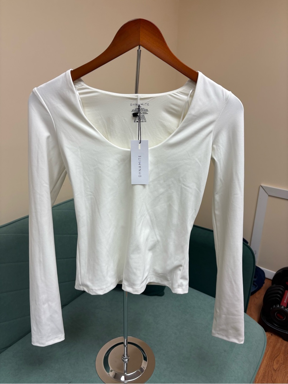 Dynamite Women's Cream Scoop Neck Long Sleeve Top